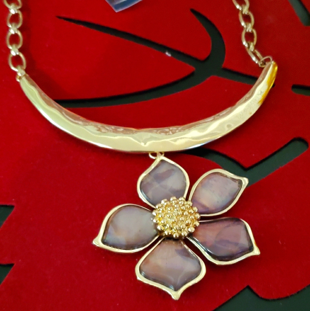 2/$10 💕 NWT KennedyRow Purple Flower Necklace
